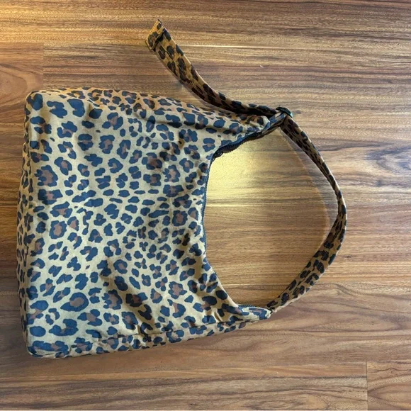 BAGGU Nylon Shoulder Bag, like new! - Picture 3 of 7